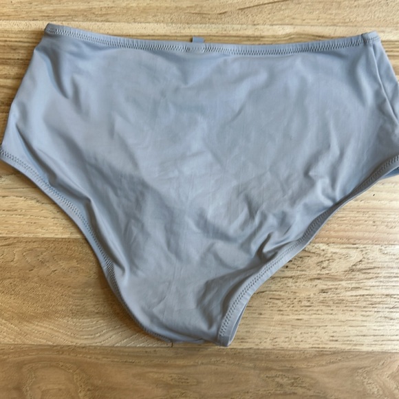 Skims swim color chrome high waist size medium swim bottoms - Picture 4 of 4